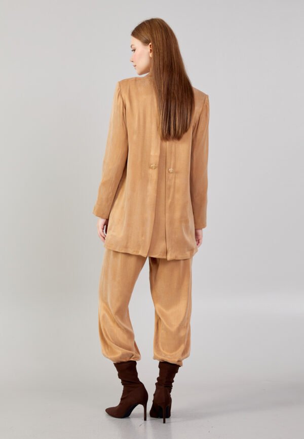 Lang Sleeve Vaccine Coor Rege Berge Jacket - Image 3