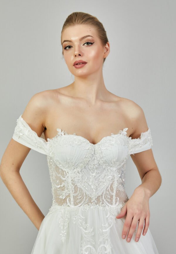 Off Shoulder Maxi Tulle Regular White Wedding Dress
