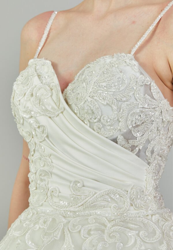 Sleeveless Maxi Tulle Regular Ecru Wedding Dress - Image 3