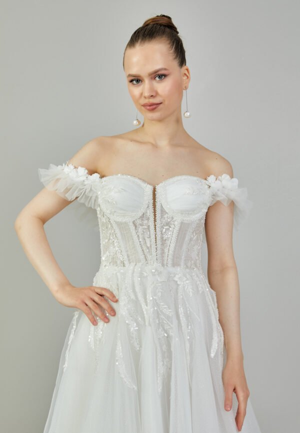 Off Shoulder Maxi Tulle Regular Ecru Wedding Dress